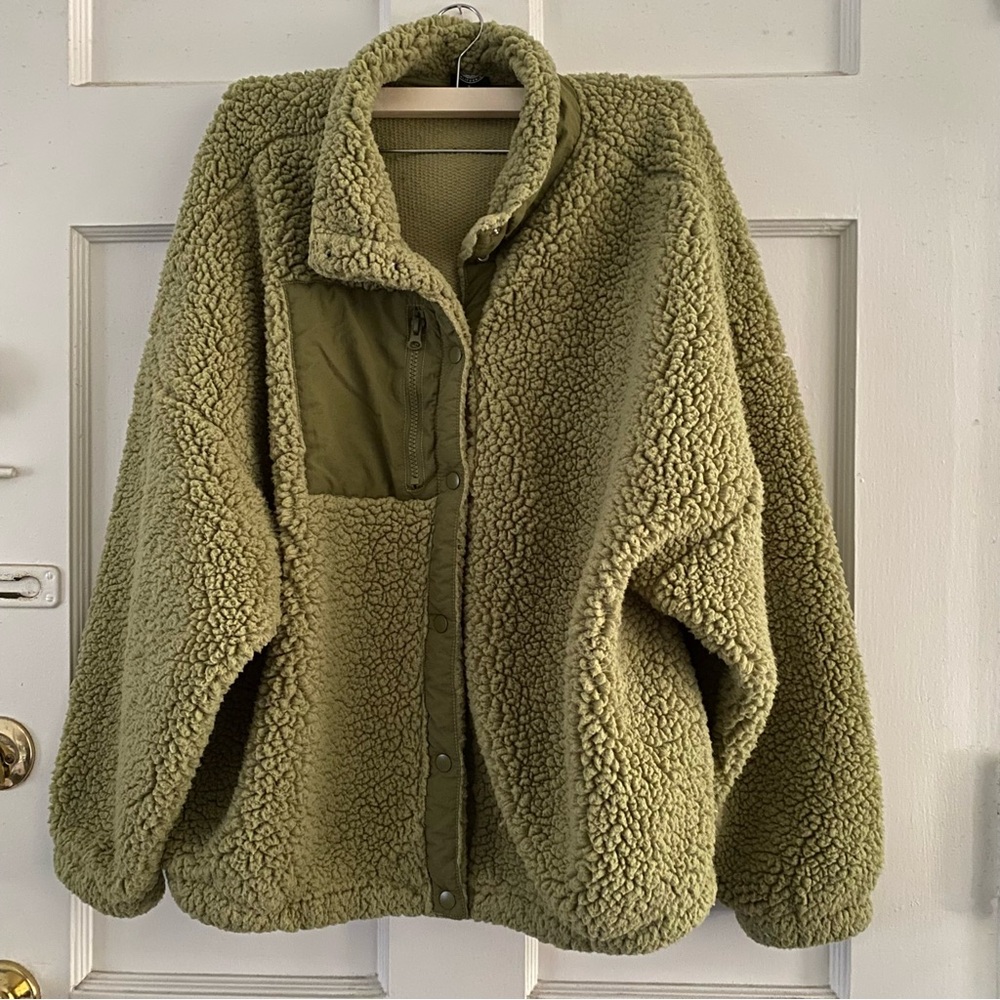 PacSun Women's Oversized Sherpa Jacket with Front/Side Pockets - Green (Small)